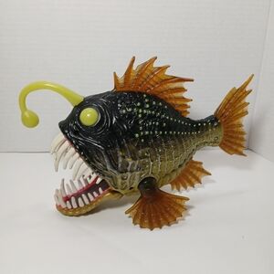 Deep Sea ANGLER FISH Figure Toy GLOW IN THE DARK 2014 Toys R Us Chap Mei